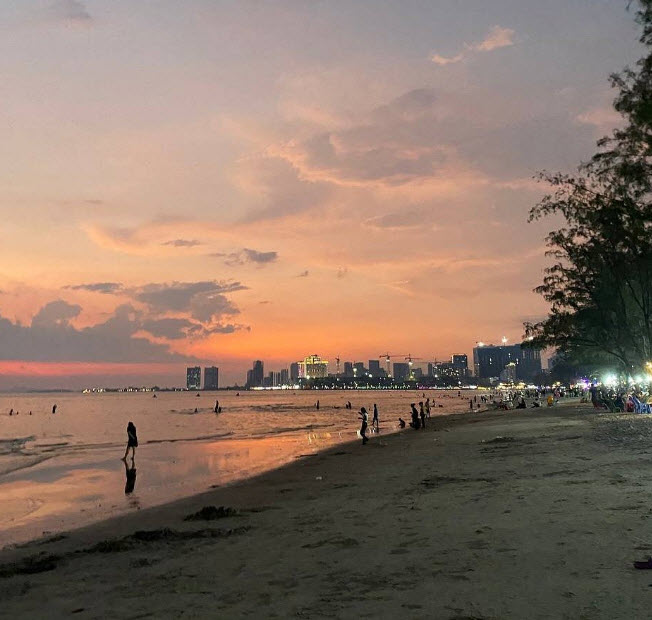 Ochheuteal Beach, Cambodia